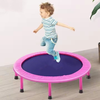 Trampol&iacute;n de fitness para ni&ntilde;os con sonrisa amarilla para uso en interiores
