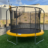 Trampol&iacute;n al aire libre de lujo en forma de 7 con aro de baloncesto con luces LED